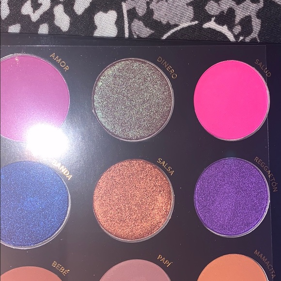 Luna Magic Uno Shadow Palette - Picture 3 of 7
